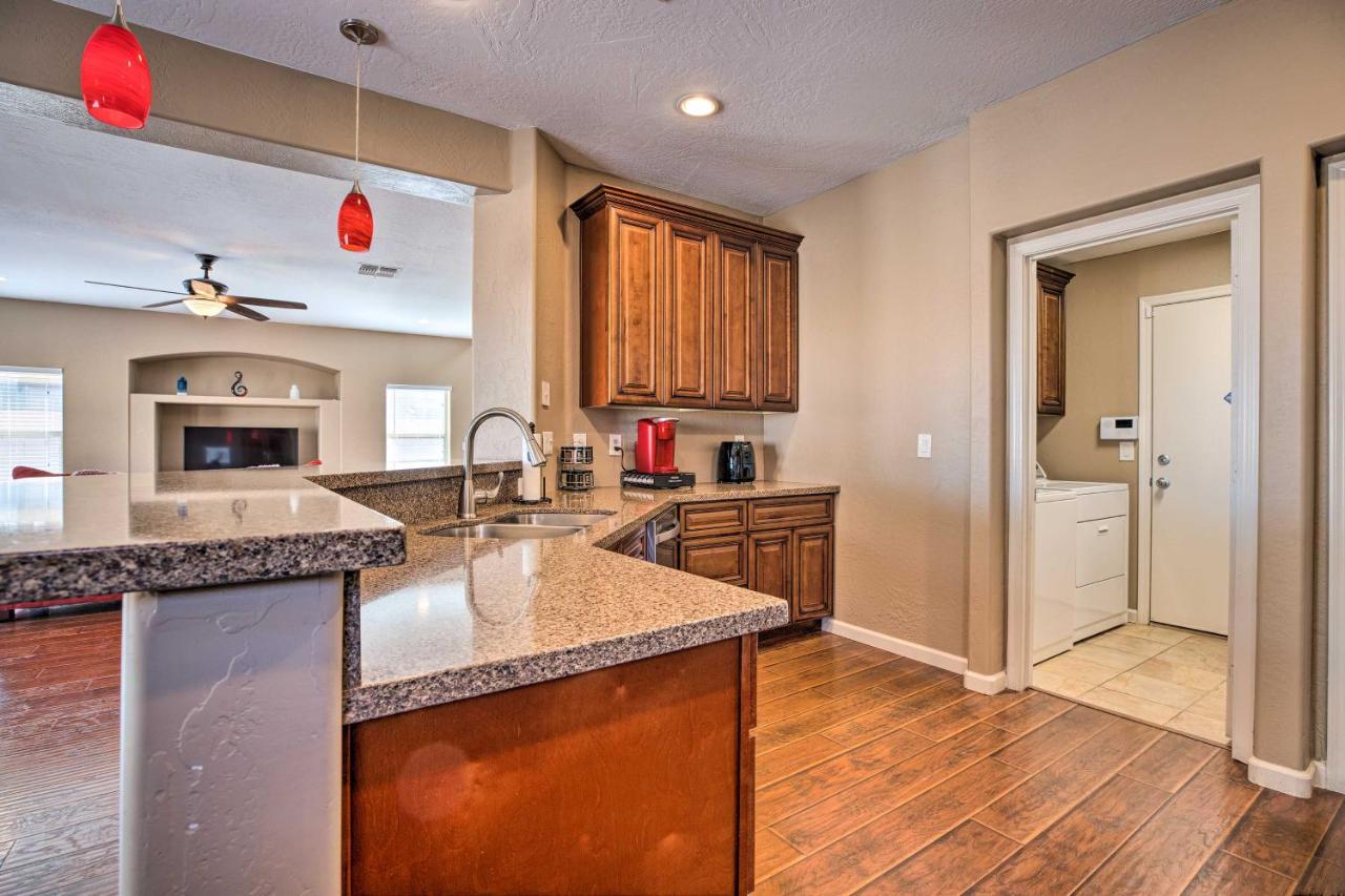 Maricopa Home With Outdoor Seating, 2 Mi To Golf! エクステリア 写真